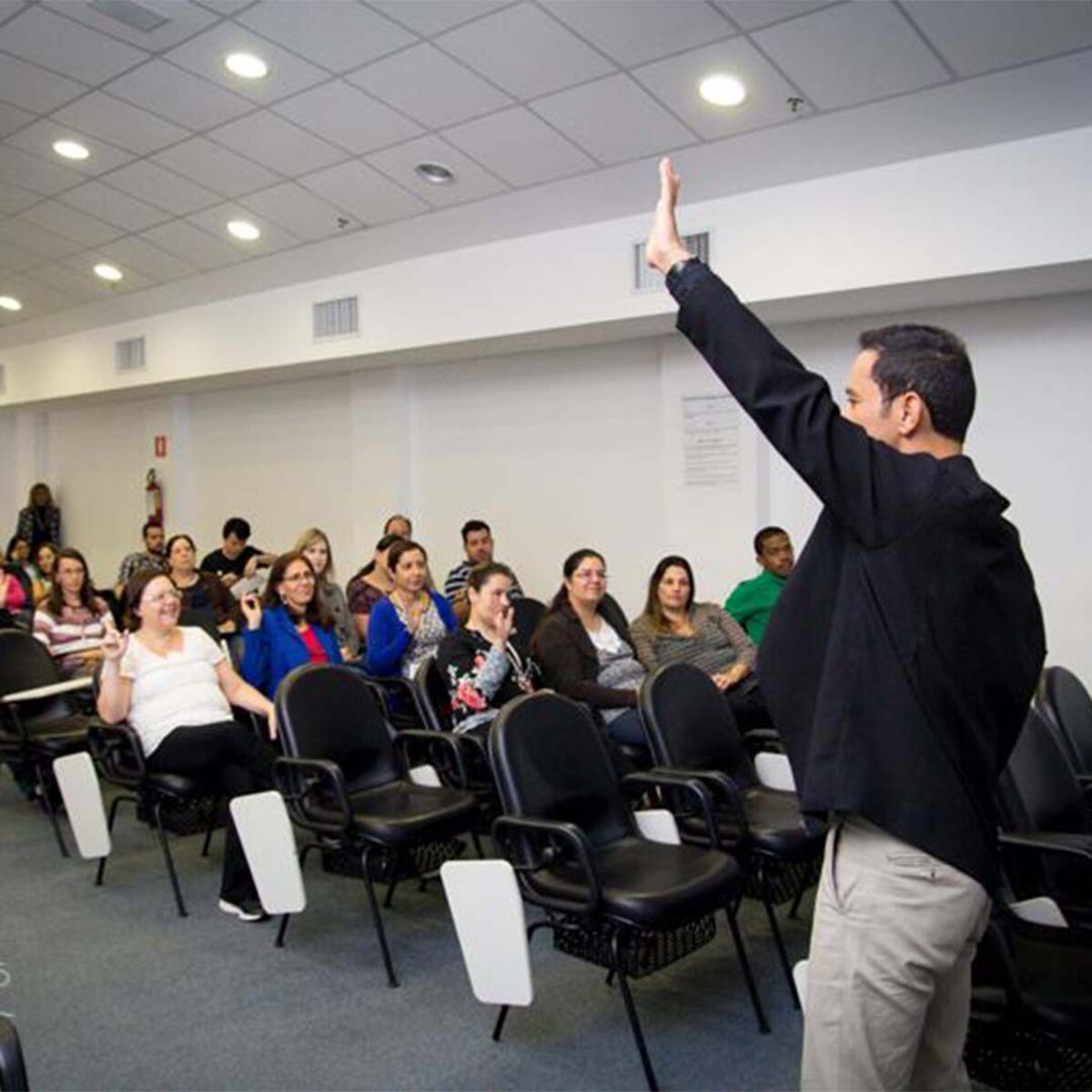 Cássio de Oliveira em palestra empresarial